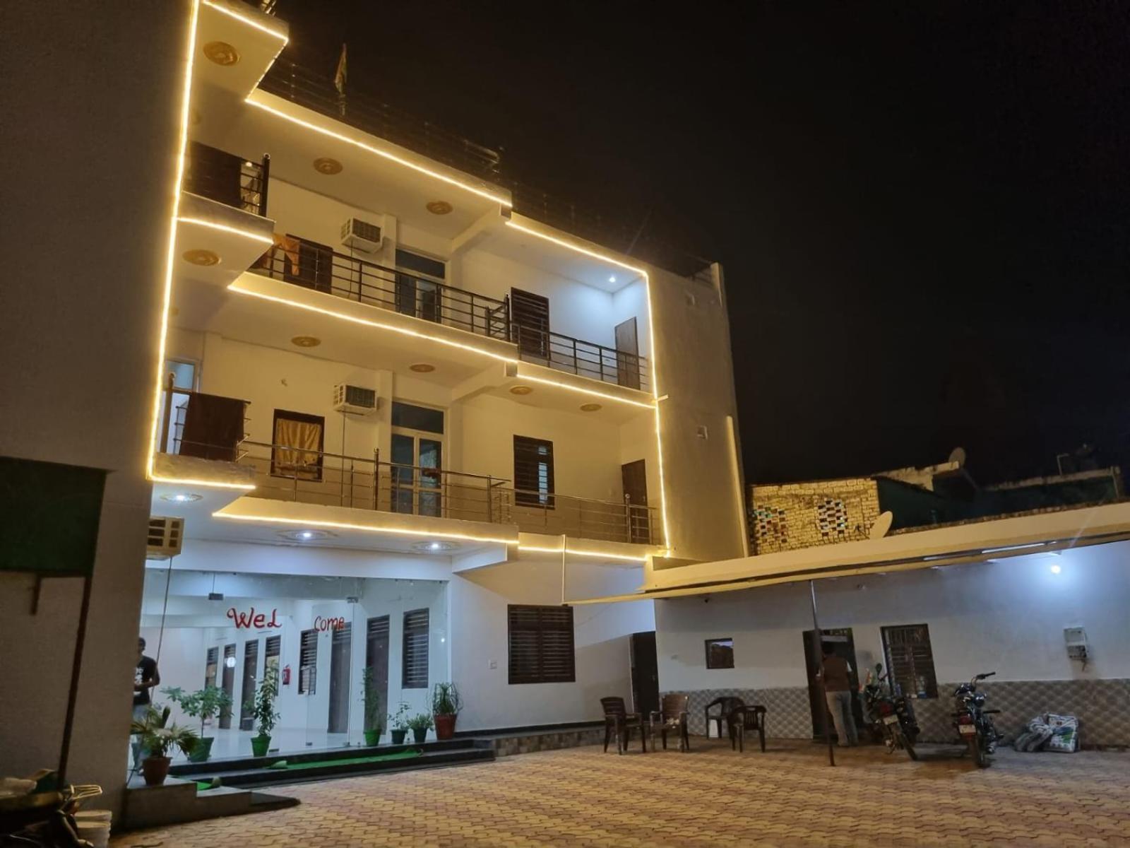 Hotel Vrindavan Prosperity Exterior foto