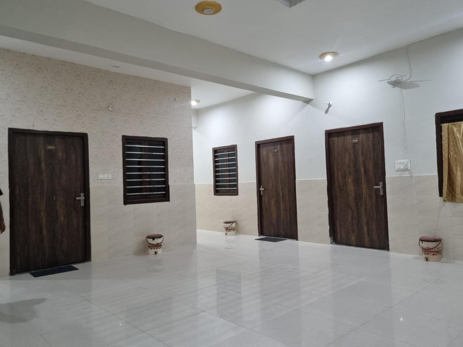 Hotel Vrindavan Prosperity Exterior foto